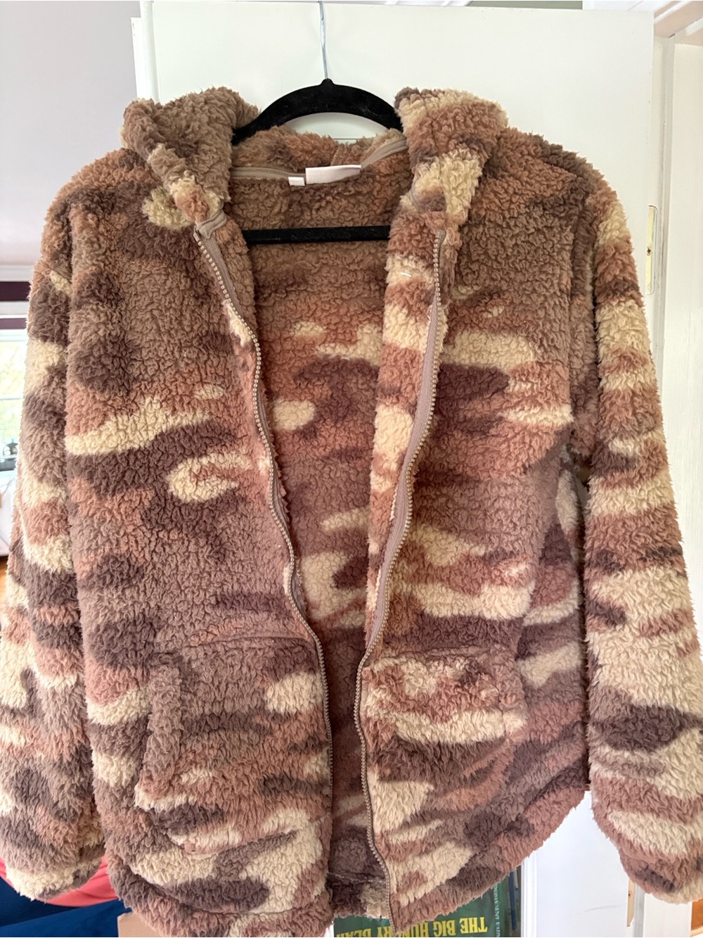 SO Fuzzy Hooded Camo Sherpa Jacket in Brown & Cream
